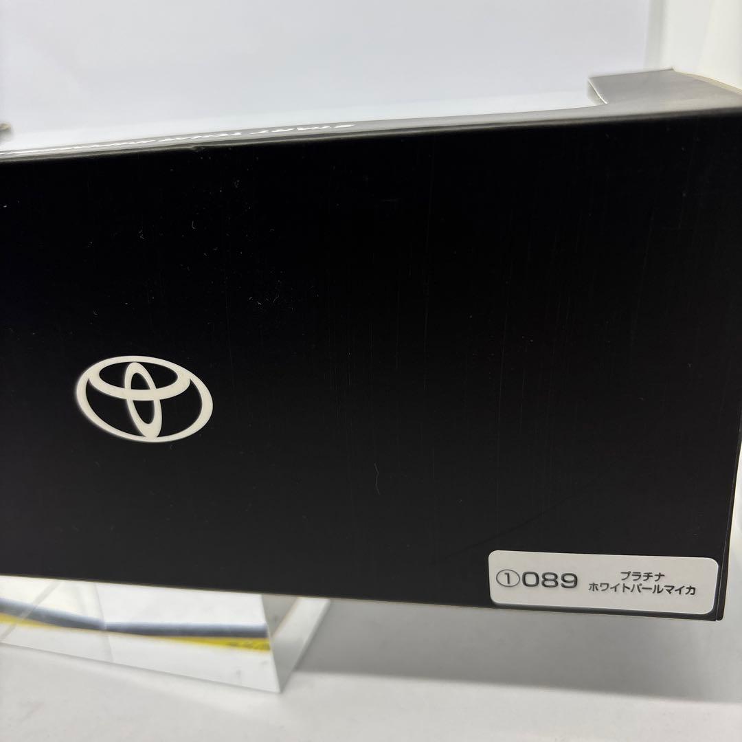 トヨタ ヴェルファイア プラチナホワイトパールマイカ 1/30スケール