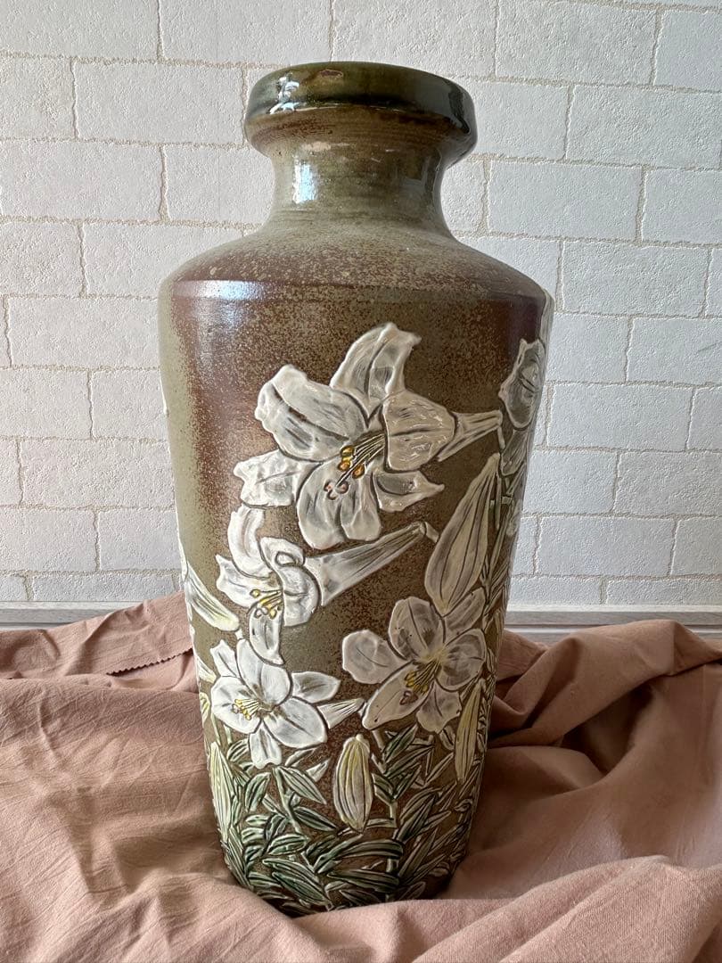 金城　百合文壺　沖縄　金城陶器所　骨董　花器　金城博美