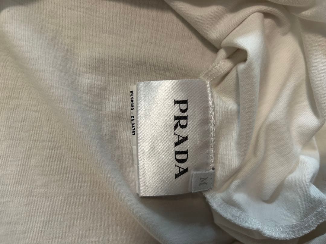 PRADA ホワイト Tシャツ ロゴプリント