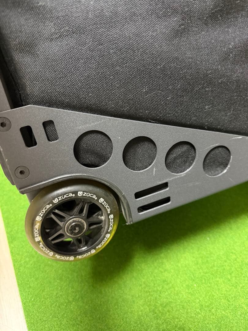 ZUCAズーカ　座れるキャリーケース　中古