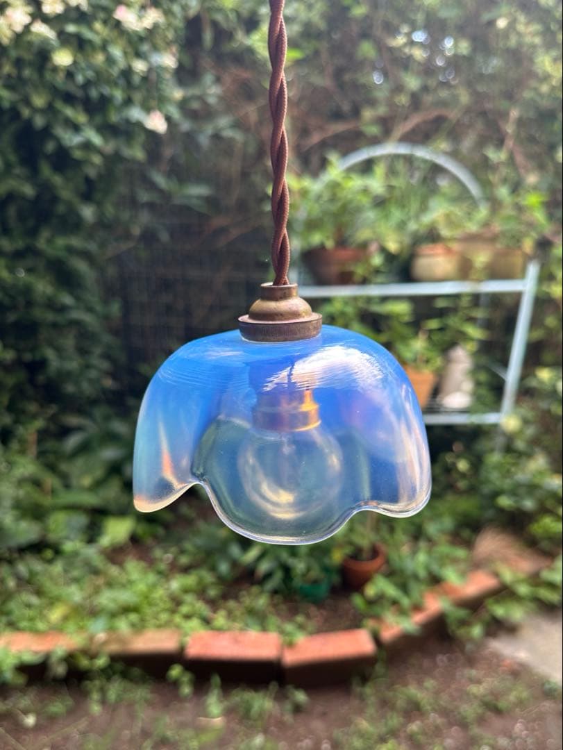 1920年代 フランス アンティーク ブルーオパールセントのお花アトリエランプ＊