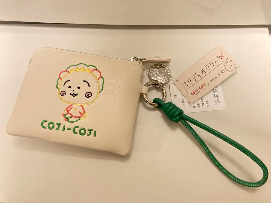 コジコジ　刺繍コンパクト財布