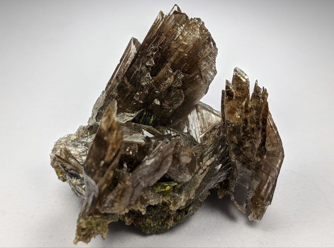 アキシナイト ペルー産 鉱物標本