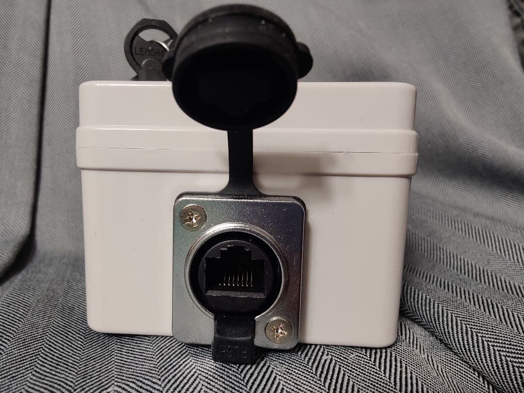 舞台レーザー機器用、緊急停止スイッチボックス鍵付き(E-Stop Box)試作品