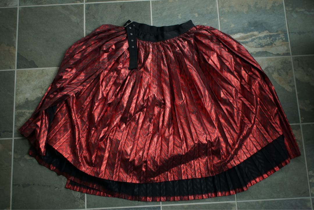 noir kei ninomiya コムデギャルソン プリーツ スカート 赤