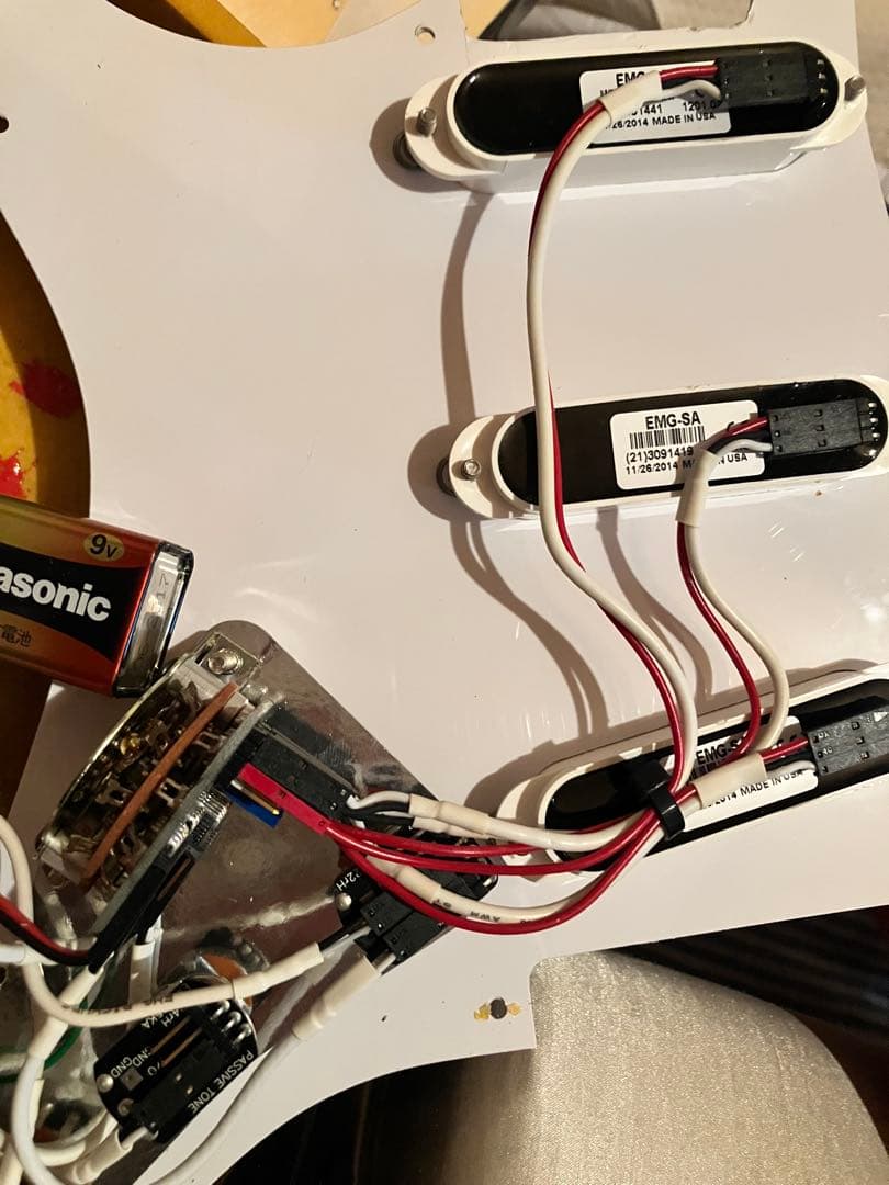 Fernandes EMG SA搭載エレンギター