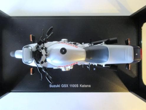 haruさん専用 AUTOart (1/12) スズキ GSX1100S 刀