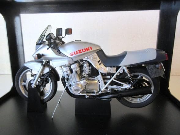 haruさん専用 AUTOart (1/12) スズキ GSX1100S 刀