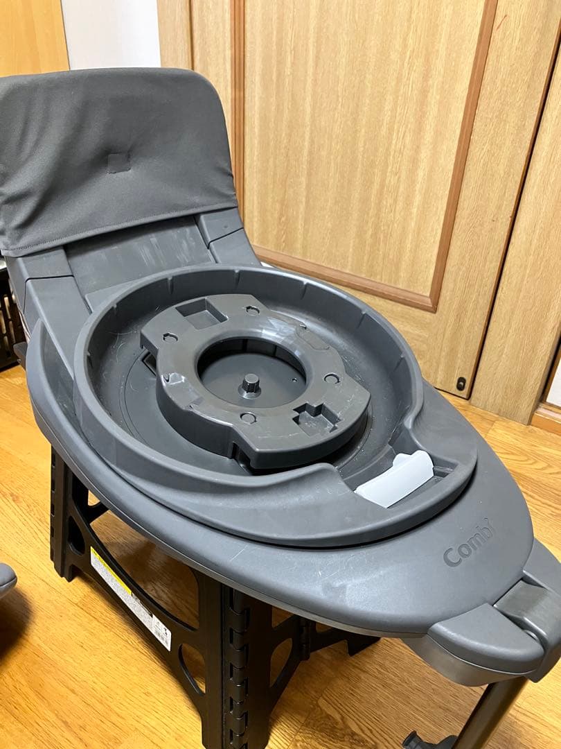 【美品】Combi THE S ISOFIX ZB-690チャイルドシート