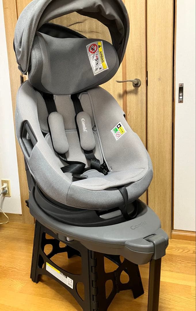 【美品】Combi THE S ISOFIX ZB-690チャイルドシート
