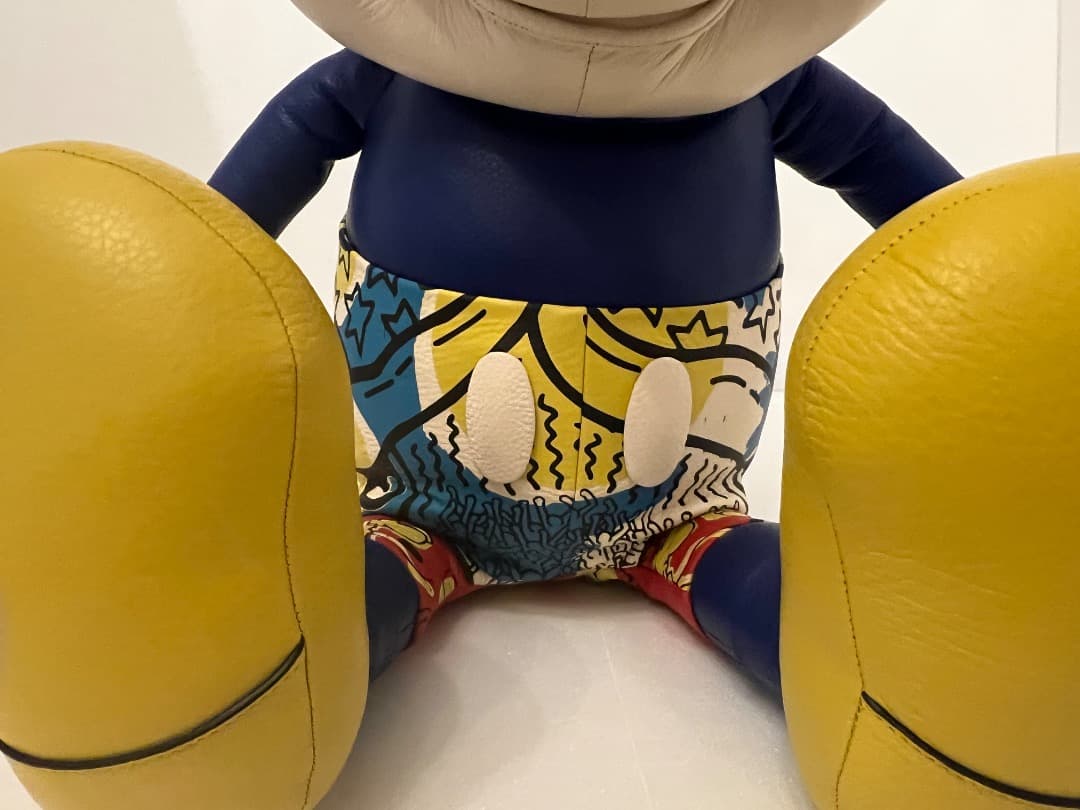 ⭐️【貴重】コーチとキースヘディングのコラボ：ミッキーマウスの革製ぬいぐるみ