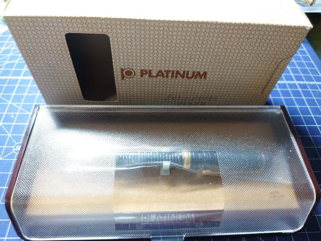 プラチナ万年筆 #3776セルロイド クロリング ボールペン デッドストック品