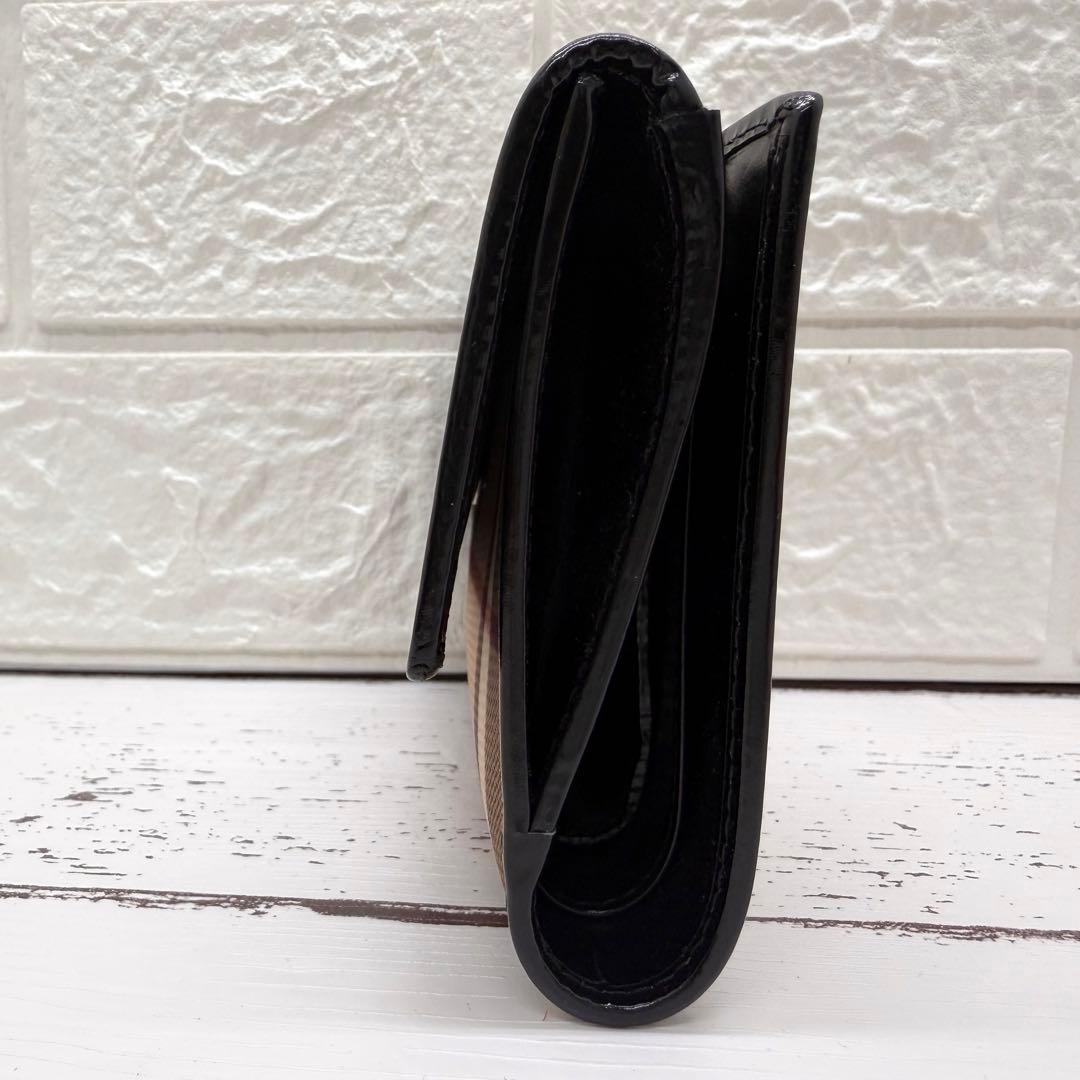 未使用　バーバリー　折り財布　ノバチェック　レザー　ロゴ金具