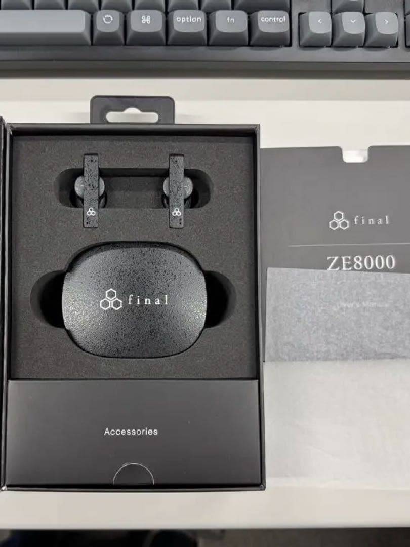 final ZE8000 ブラック 完全ワイヤレスイヤフォン