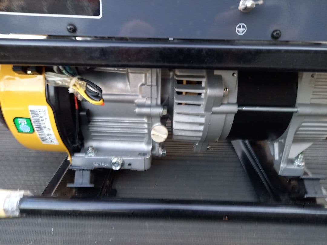 SUBARU SGX24 発電機 100V 50Hz　引取限定