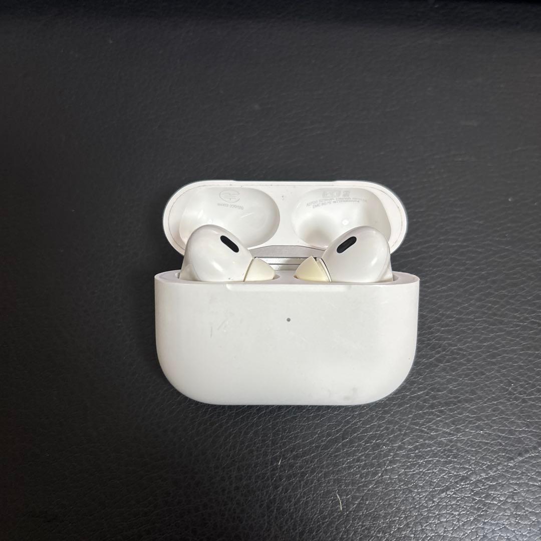 AirPods Pro (第2世代）lightning端子モデル 充電ケース付き