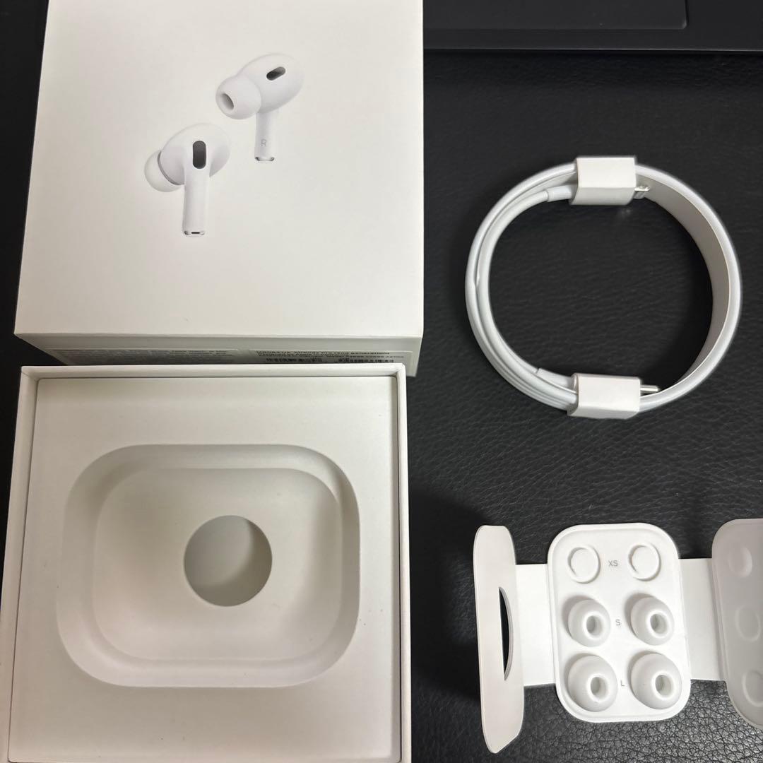 AirPods Pro (第2世代）lightning端子モデル 充電ケース付き