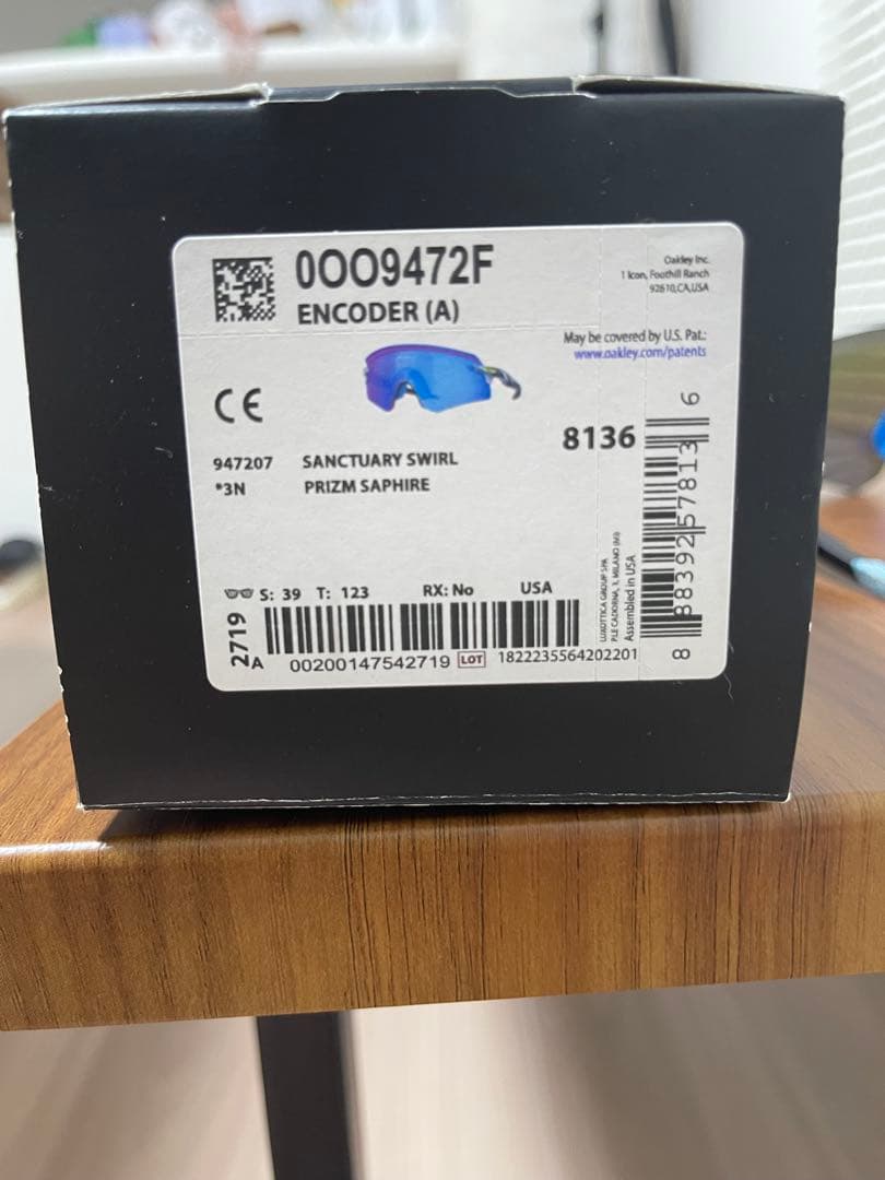 Oakley スポーツサングラス 青色レンズ