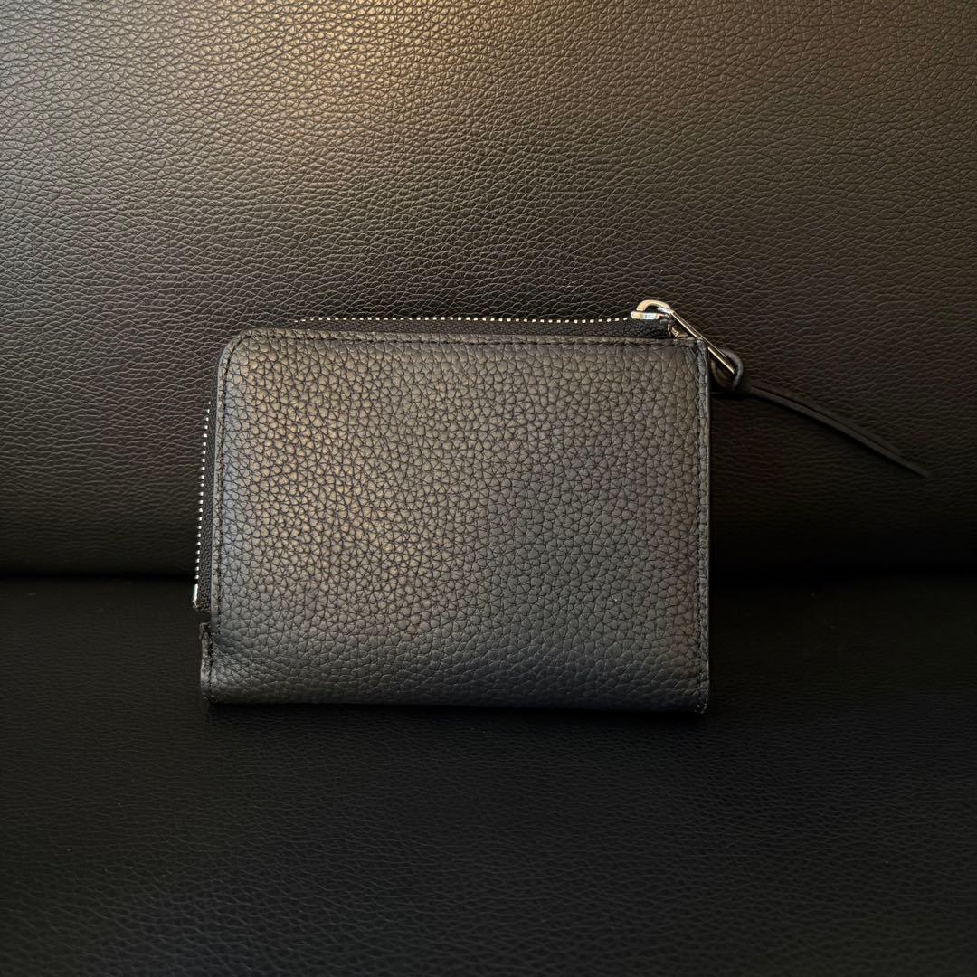 美品！早い者勝ち！LOEWE ブラック 本革二つ折り財布