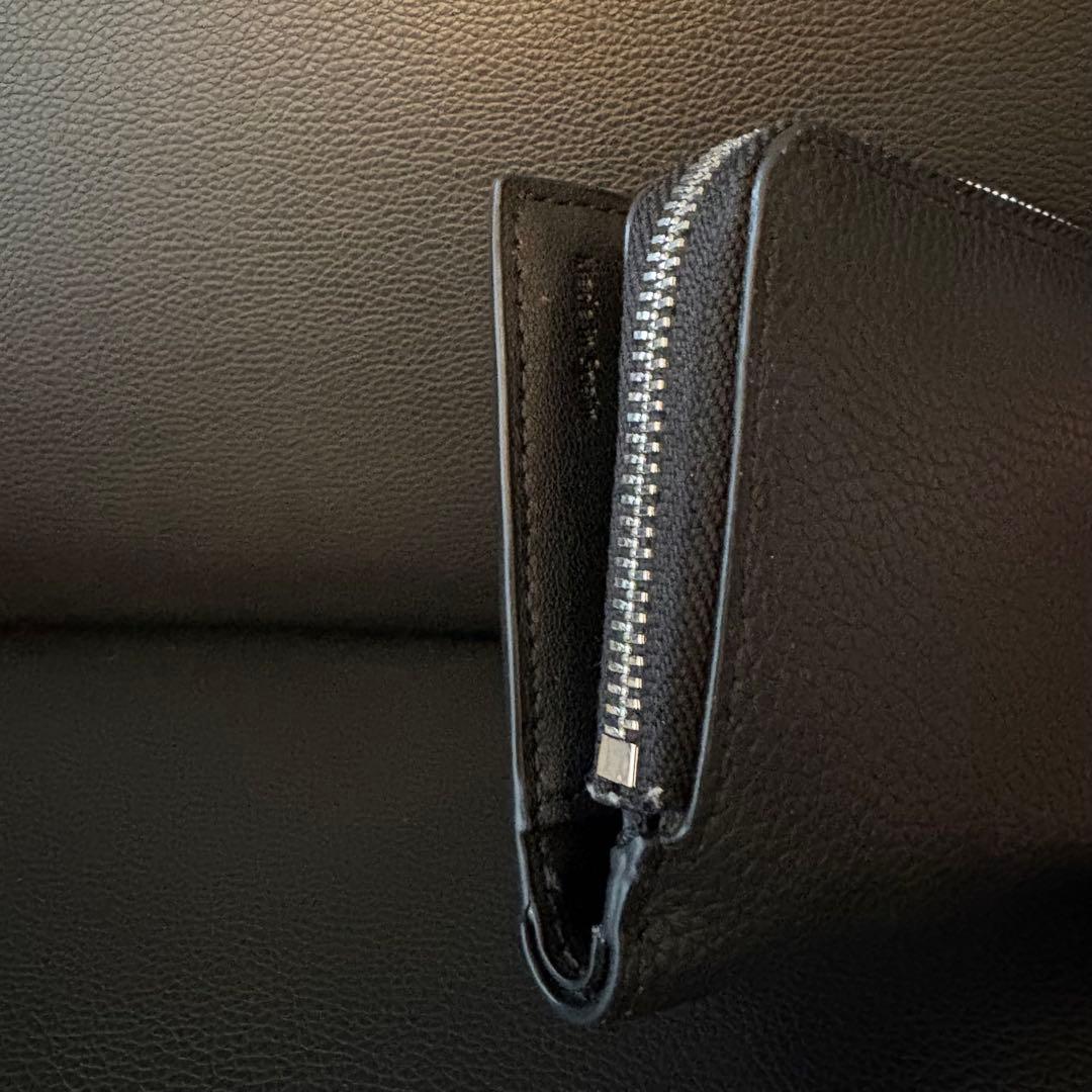 美品！早い者勝ち！LOEWE ブラック 本革二つ折り財布