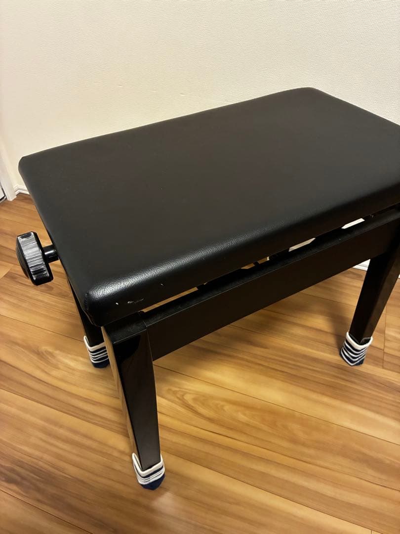 SYM　椅子　一脚