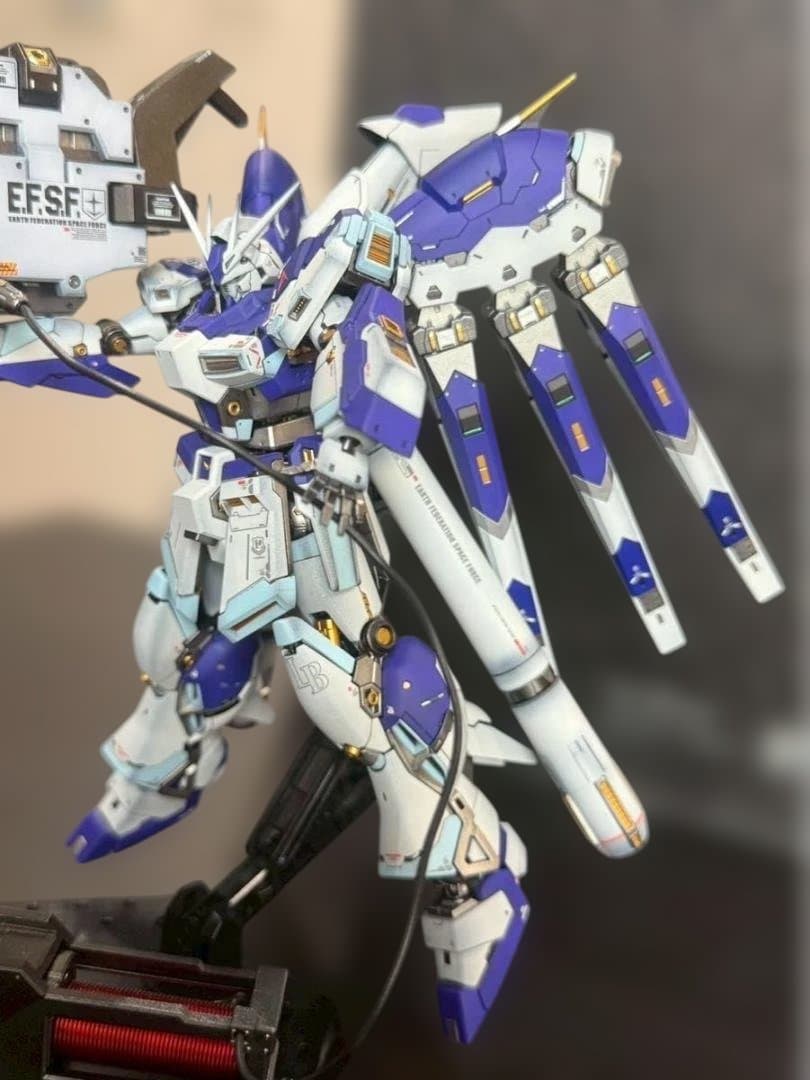 【塗装済】RG Hi-νガンダム＋ハイパー・メガ・バズーカ・ランチャー　完成品