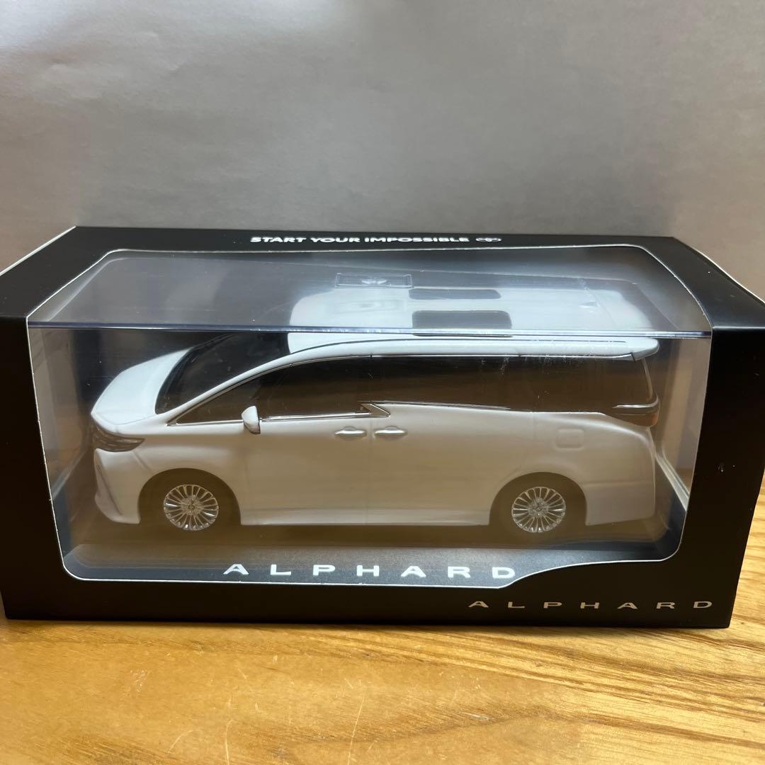 トヨタ 新型アルファード　エグゼクティブラウンジ　ミニカー　非売品
