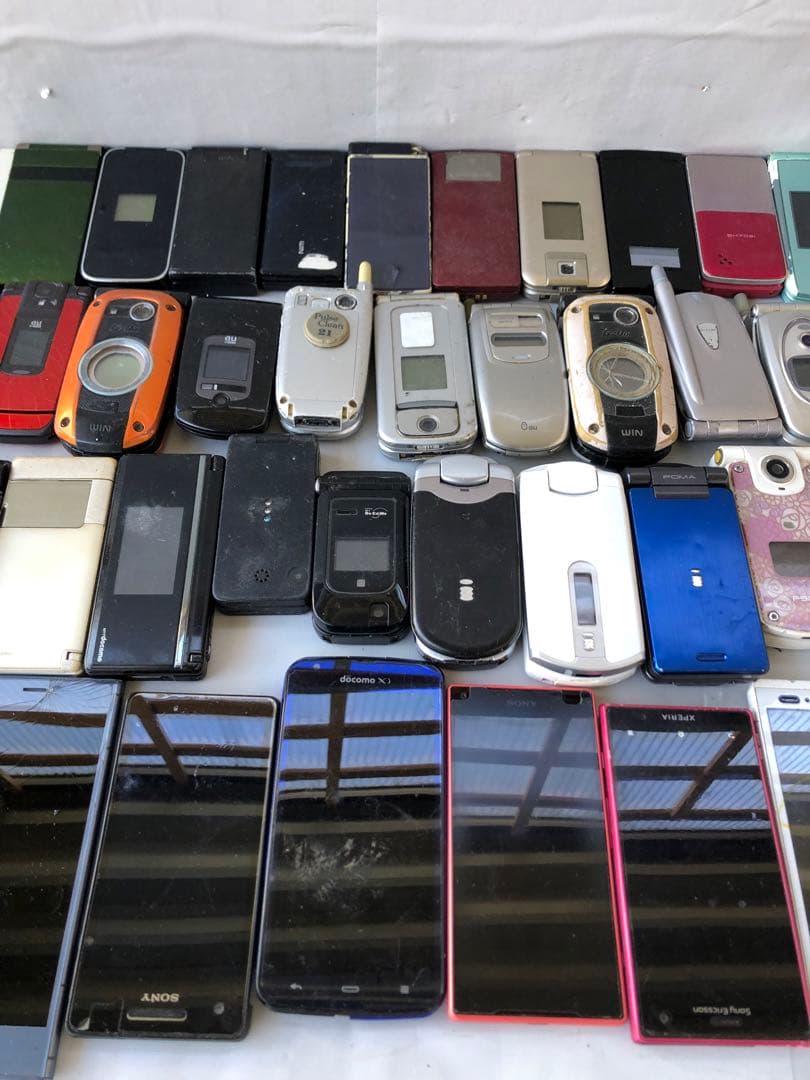 携帯電話　43点　ジャンク品　まとめ売り(I98)