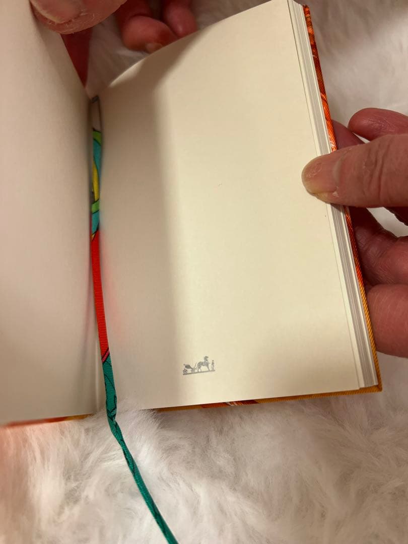 HERMES 羽デザインの無地メモ帳