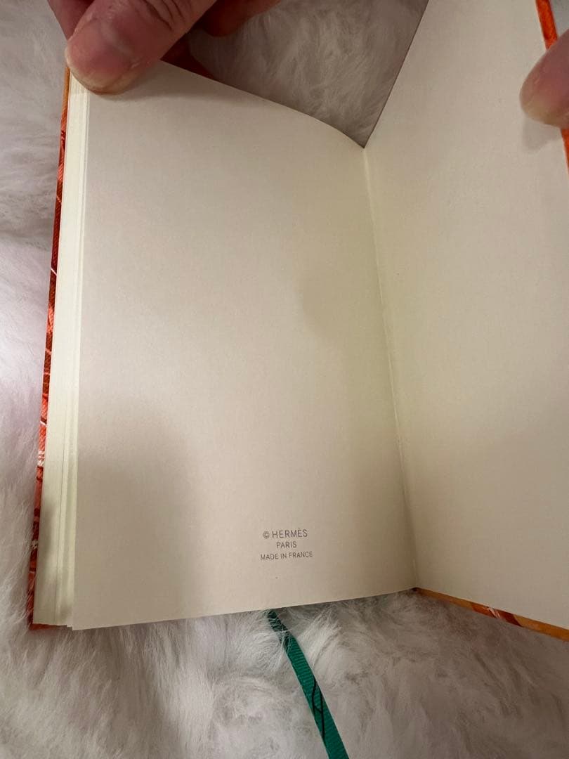 HERMES 羽デザインの無地メモ帳