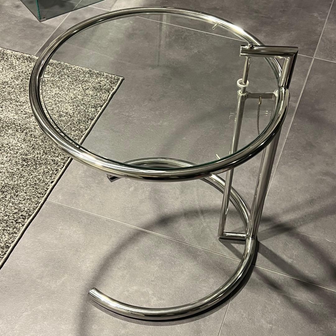 リプロダクト　アイリーン・グレイ　クラシコン　アジャスタブルテーブル ガラス