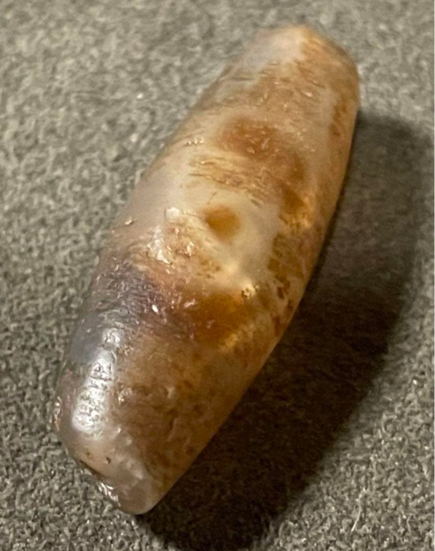 8〜12世紀ごろ　ブータン郊外出土品　古代天珠