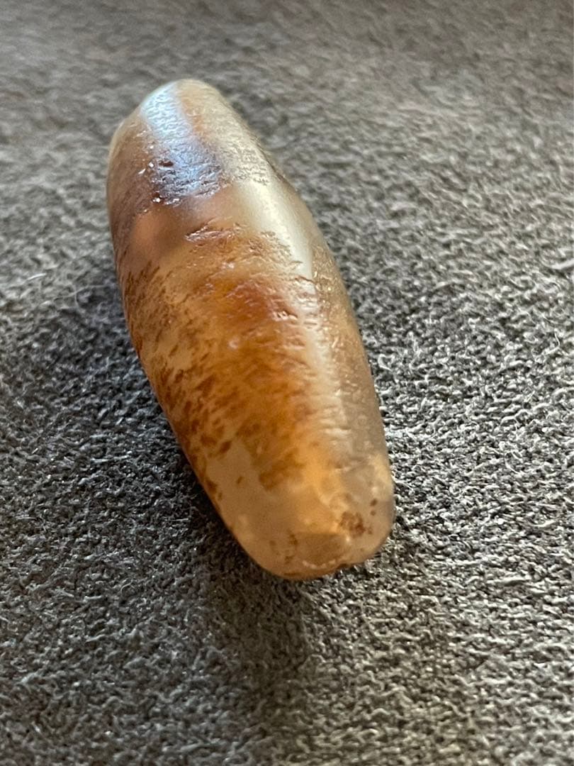 8〜12世紀ごろ　ブータン郊外出土品　古代天珠