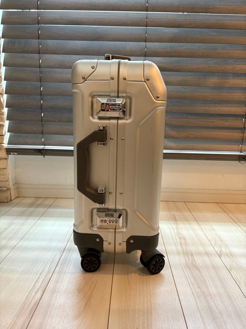 ZERO HALLIBURTON キャリーケース 31L 機内持ち込み可サイズ