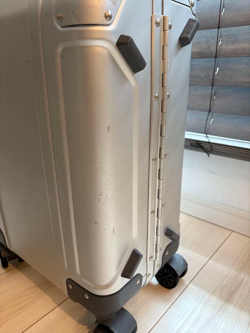 ZERO HALLIBURTON キャリーケース 31L 機内持ち込み可サイズ