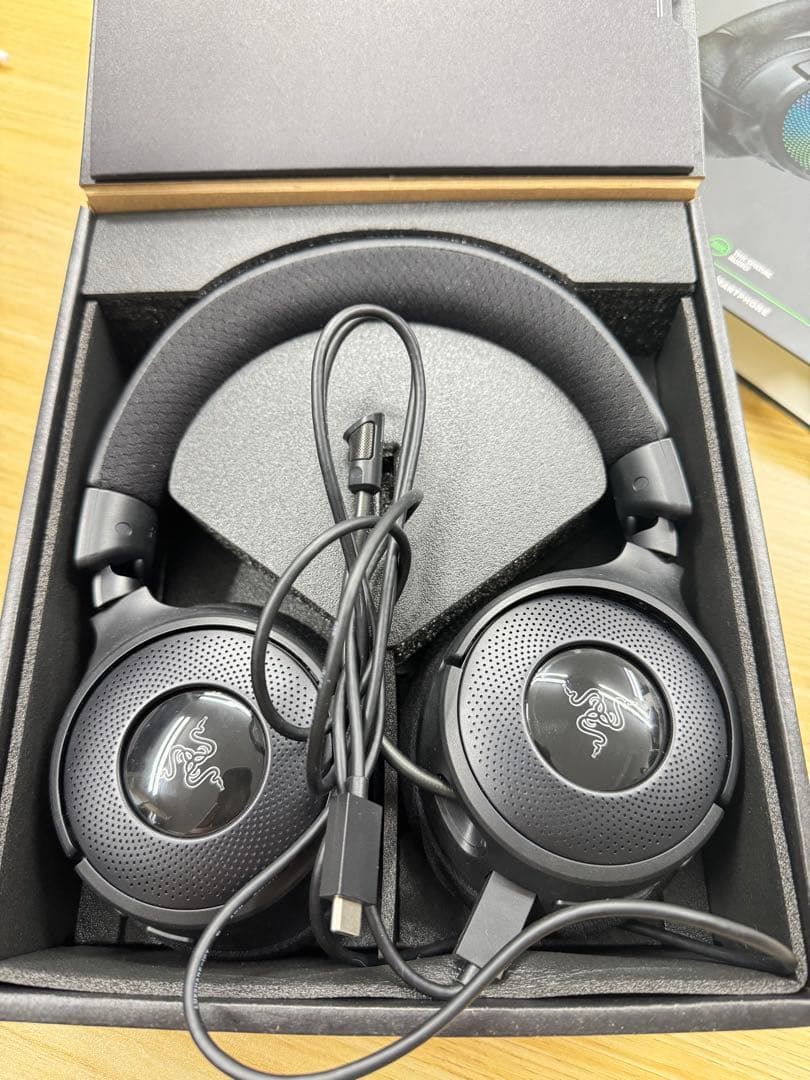 ま*い様 Razer Kraken V4 ワイヤレスゲーミングヘッドセット⚠️付