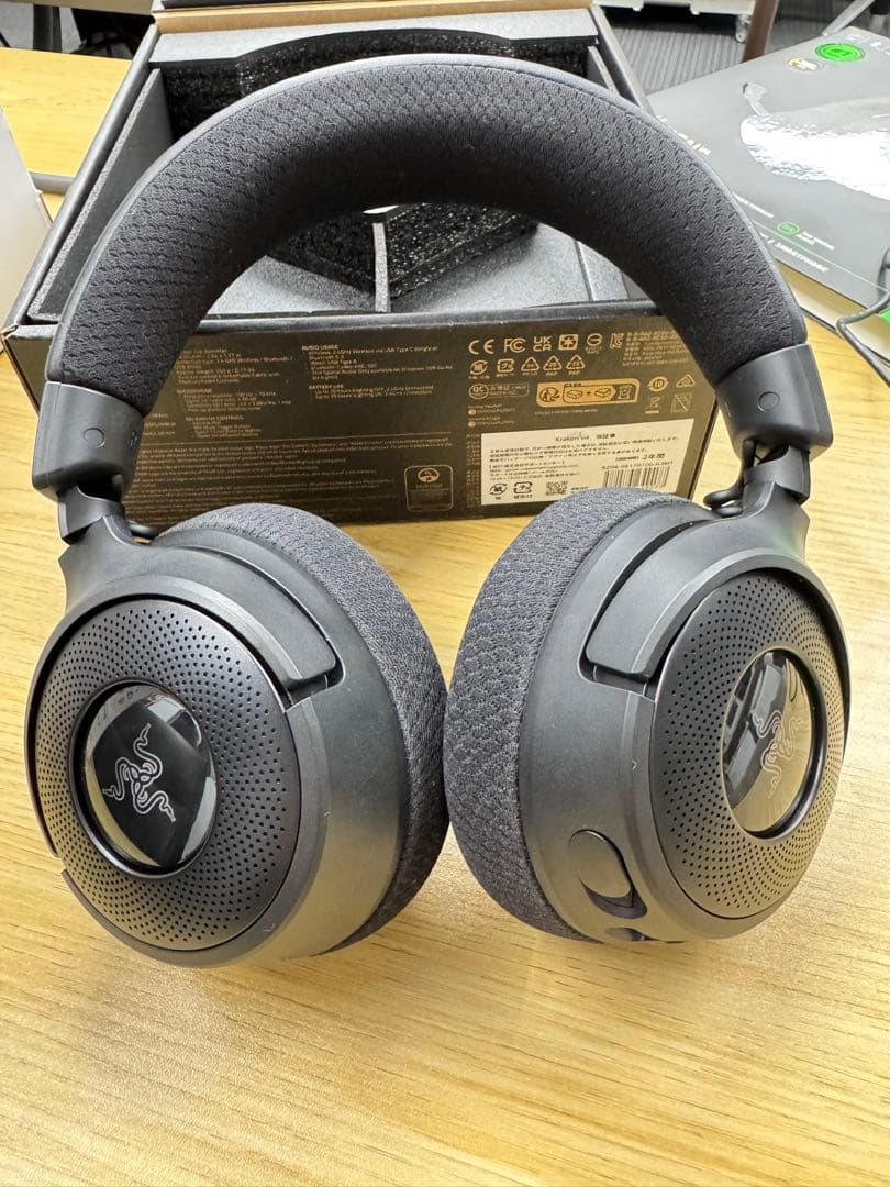 ま*い様 Razer Kraken V4 ワイヤレスゲーミングヘッドセット⚠️付
