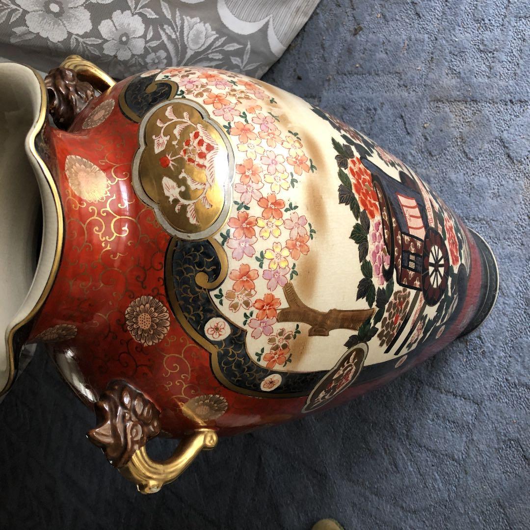 陶磁器 御所車模様  高さ75センチの大壺