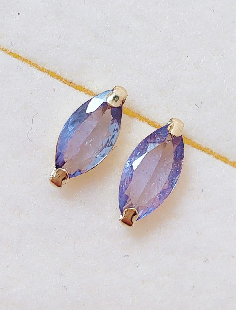 未使用品 k18 天然タンザナイト ピアス