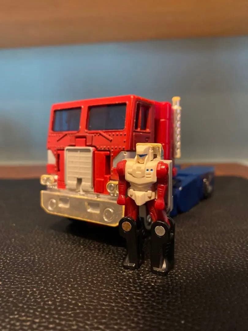 ★レア★トランスフォーマー　オプティマスプライム 変形フィギュア　希少　コンボイ