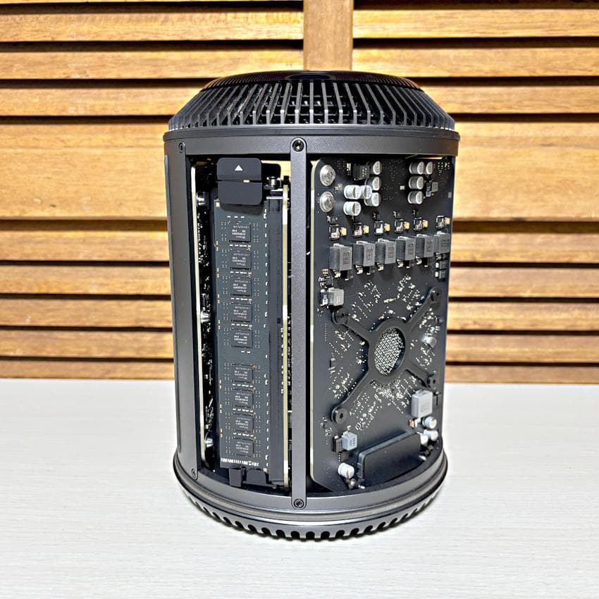 Mac Pro(Late 2013)　 3.5GHz・32GB・500GB
