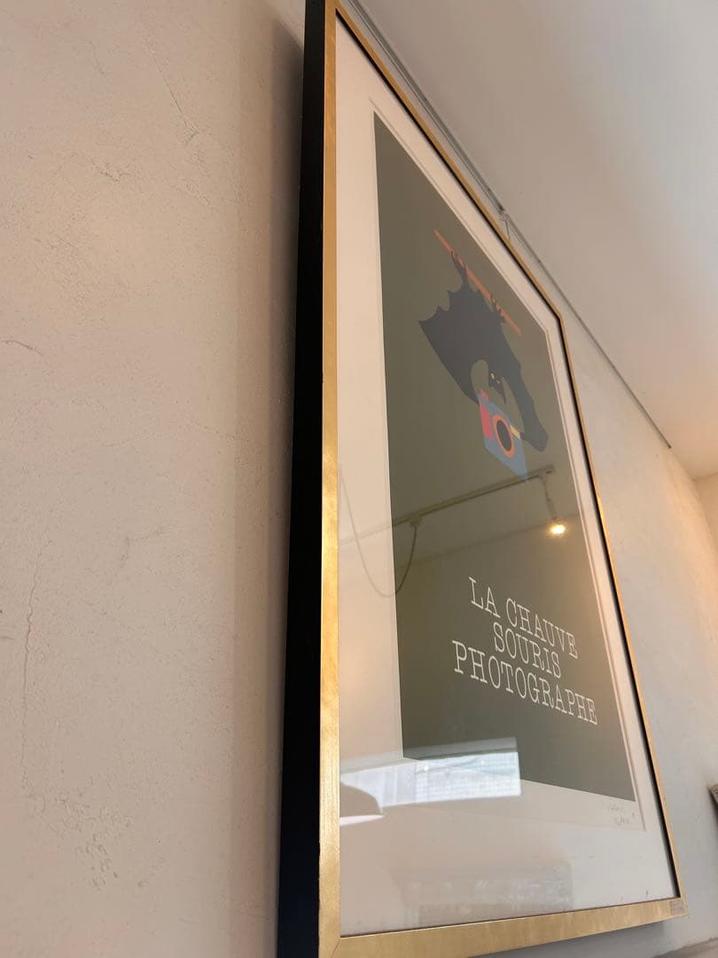 ゴールド系額装付きシルクスクリーン#アート作品#こうもり#カメラ