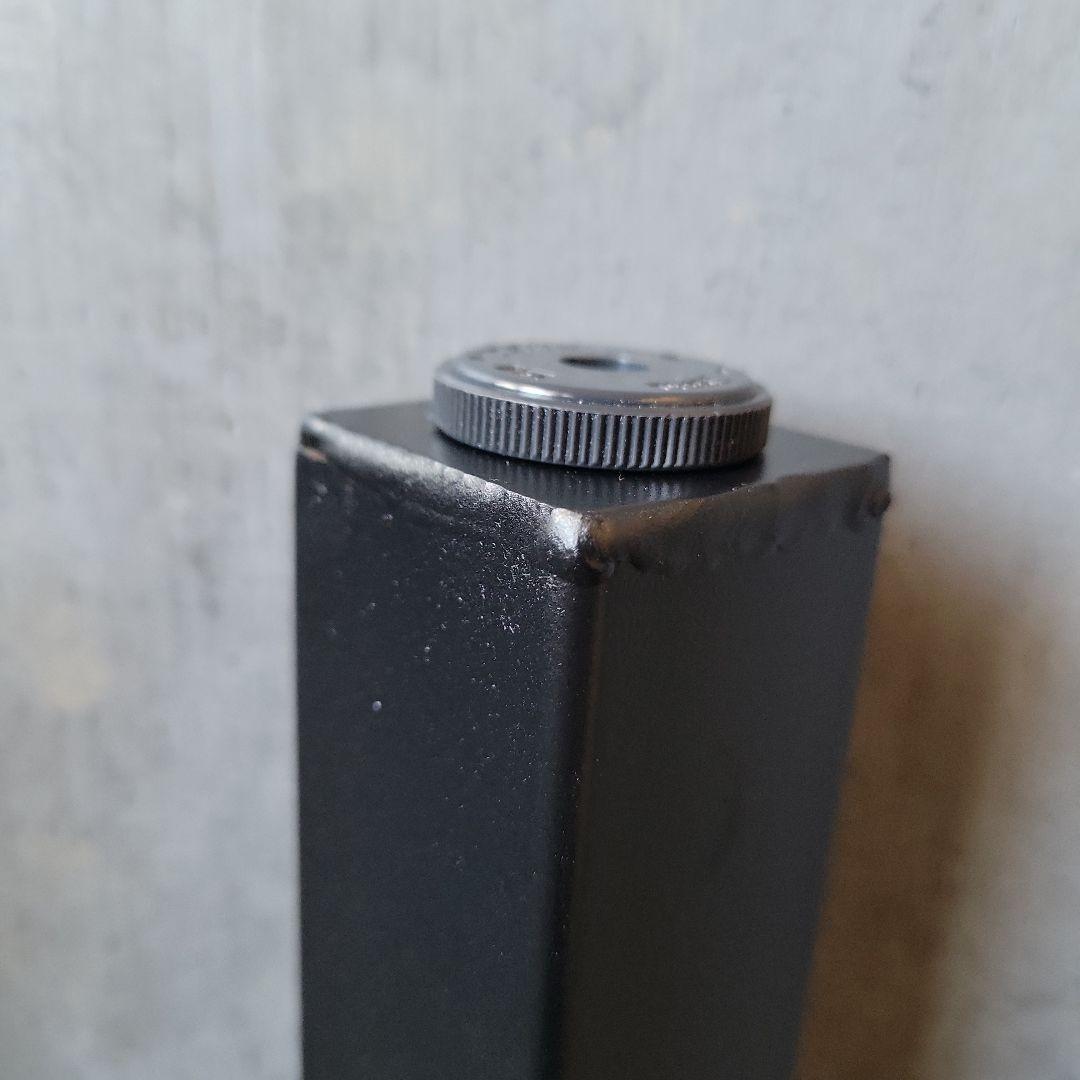 アイアンレッグ　鉄脚　ダイニングテーブル　アジャスター付き　リビングテーブル