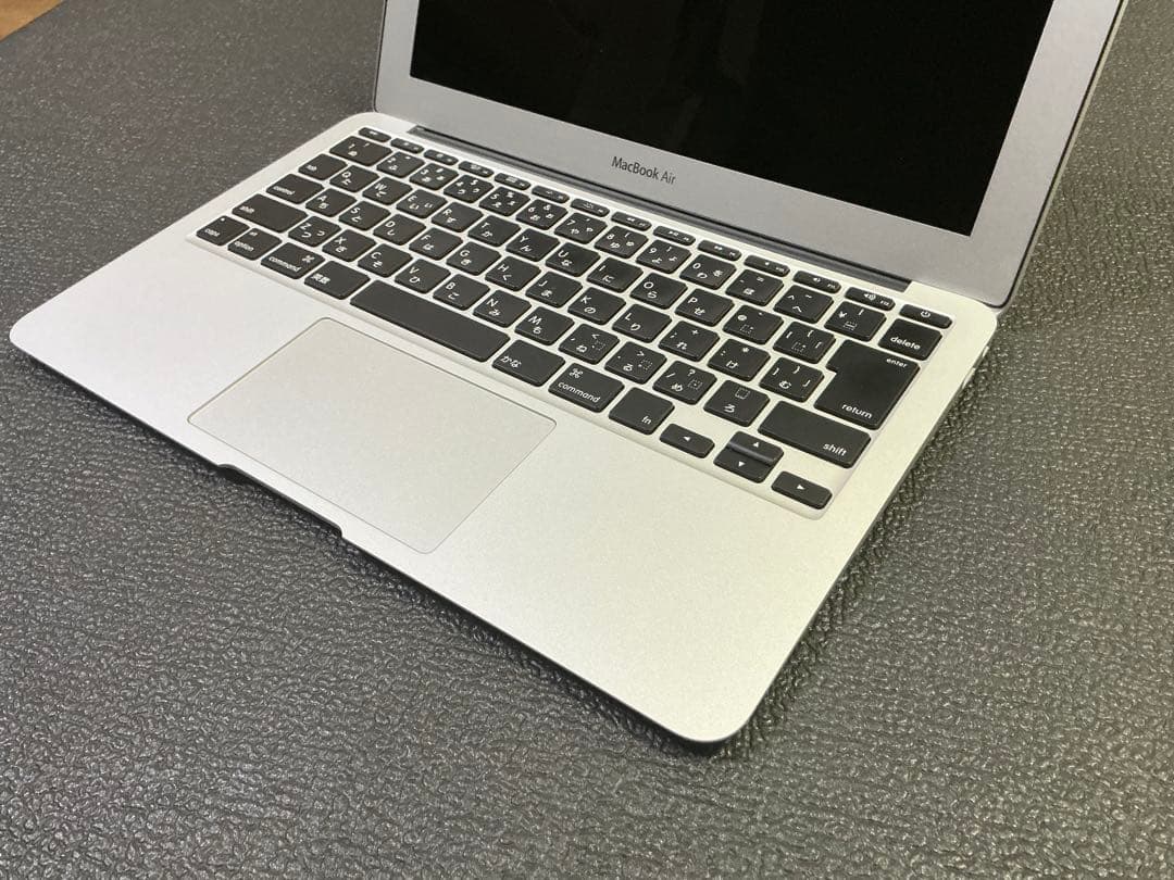 動作美品　MacBook Air A1465