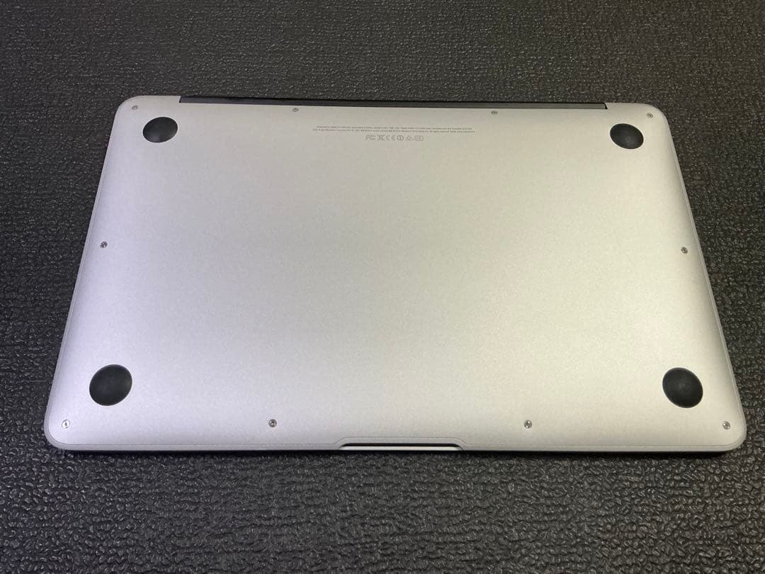 動作美品　MacBook Air A1465