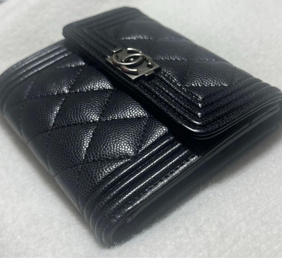 美品　CHANEL ボーイシャネル 三つ折り財布 キャビアスキン