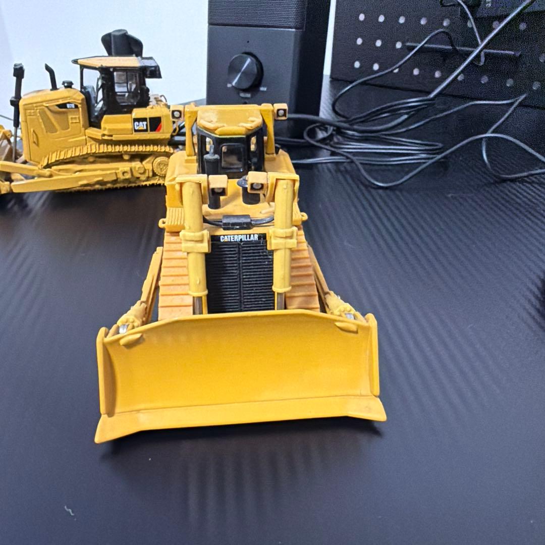 重機CATERPILLAR D8R イエロー