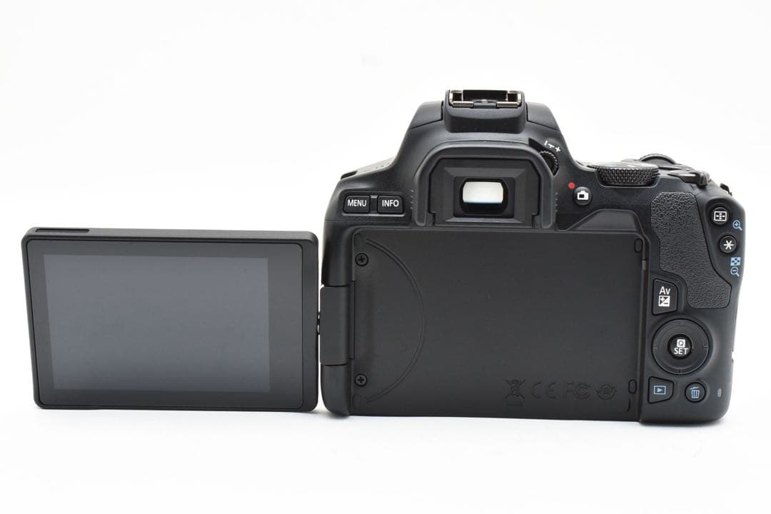 デジタル一眼レフカメラCANON EOS Kiss X10標準レンズセット