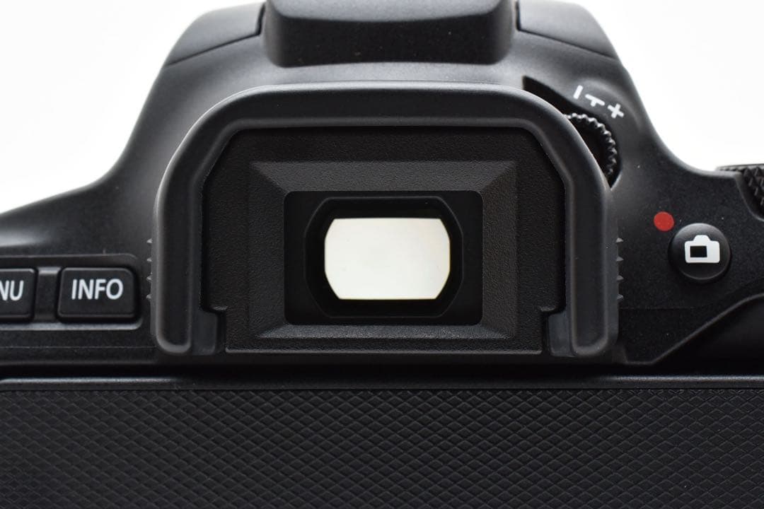 デジタル一眼レフカメラCANON EOS Kiss X10標準レンズセット