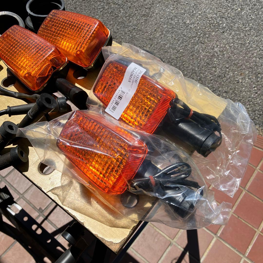 CB750F ウインカーなど部品色々